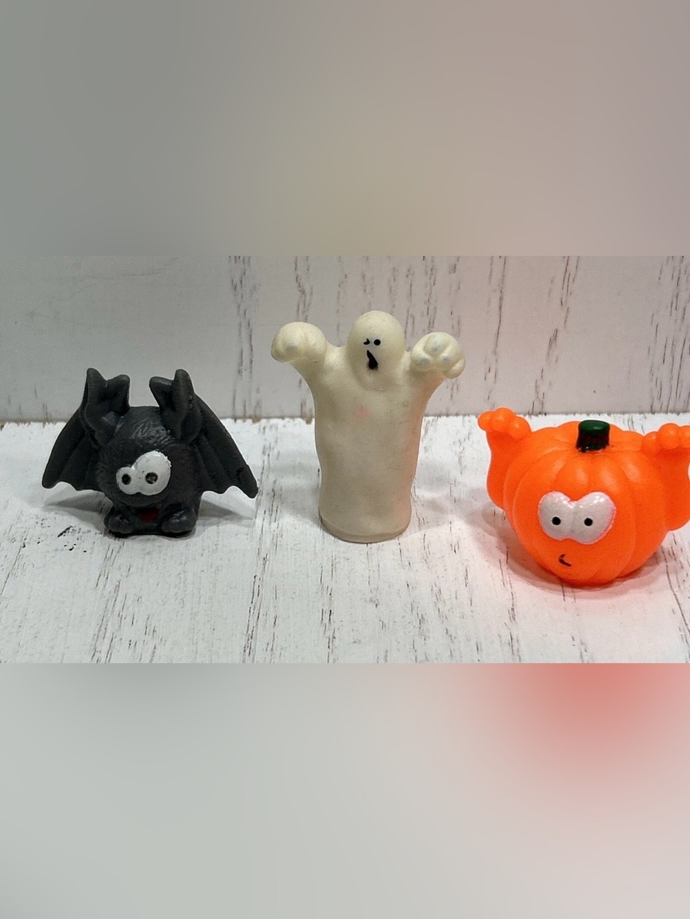 Vtg Halloween Rubber Finger Puppets Bat,Pumpkin,Ghost Rare 1” (See Desc)